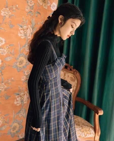 『女人味』卫衣配牛仔裤早过时了,针织衫+裙装成新宠,让你散发女人味