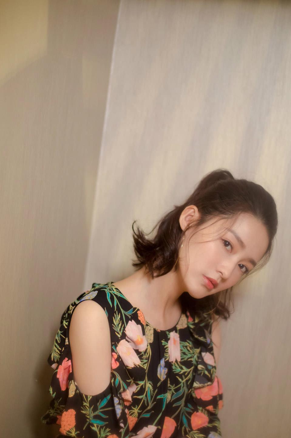 6个李沁中混入了一个唐嫣，若你能找出来，绝对是李沁的铁粉