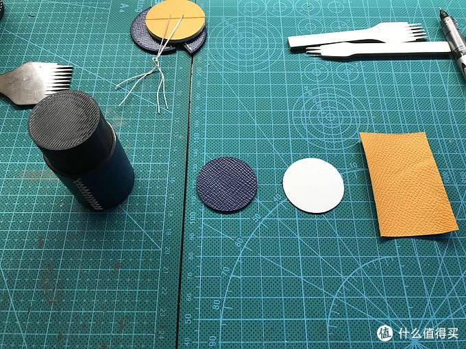 模具:怪蜀黍教你做包包 篇七:天气多变,给口红穿件外套吧