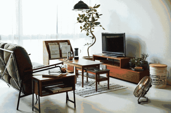 用做杂志的方式开了一家杂货店,店面每天都在变“脸”!