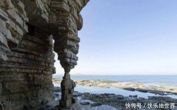 中国出现一“奇石”，屹立悬崖数万年不倒，胆小的人看到会腿软