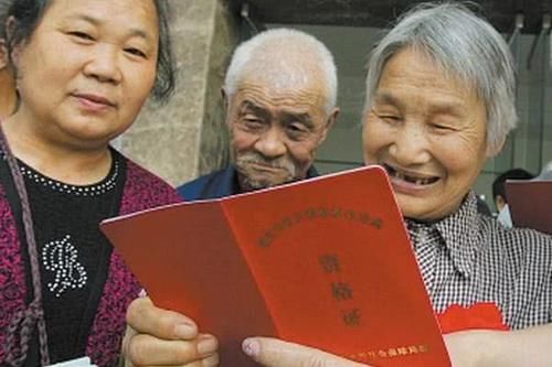  [养老金]农村养老保险每年缴1000元，缴15年，退休能领多少钱？