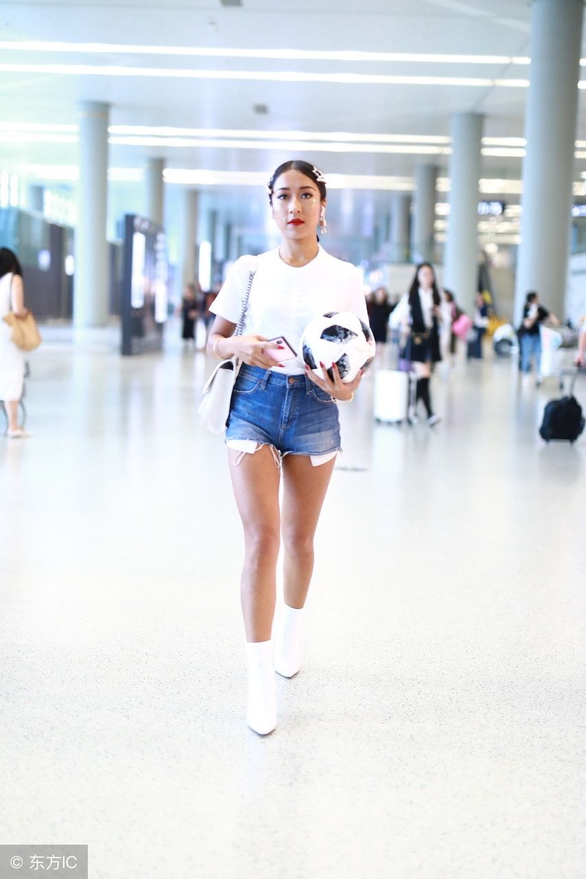 吉克隽逸又作妖!穿“尿不湿”短裤，网友:我们不一样