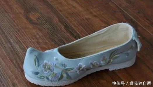  「聪明」古人穿的鞋子，为何前头总是翘起来老祖宗真是太聪明了！