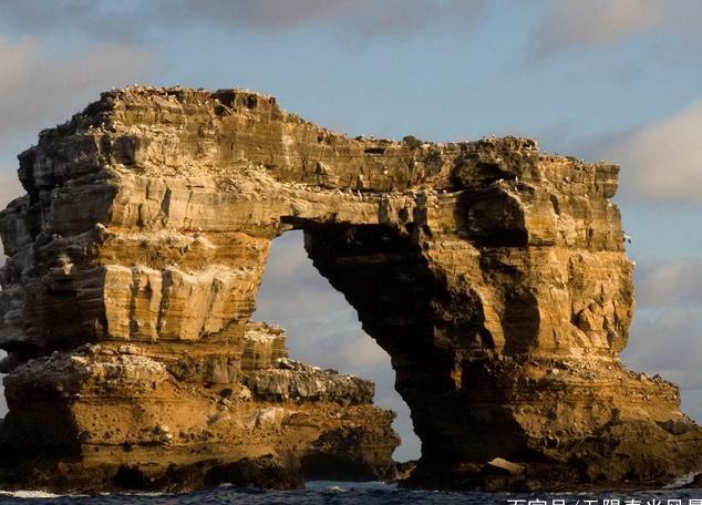 这三块石头很“危险”，其中一块在中国，人们看后双腿发软