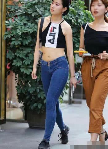 打底裤美女的与众不同，你是否发现