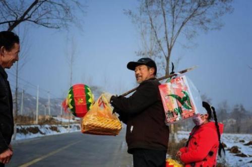  [扶贫]国家“免费”分的扶贫房，才住了一年，为什么就有农民想