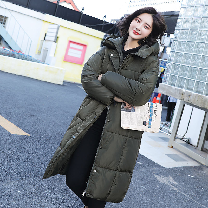 18年新款妈妈装时尚羽绒服女，女人春节这样穿，美炸一条街