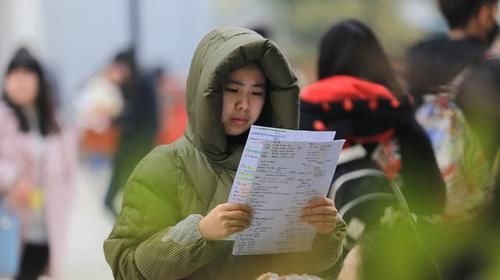  【到底有多好】公务员薪资待遇、发展前景到底有多好？