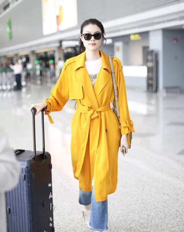 「女人」上了年纪的女人,尽量少穿这几种颜色,显老又没精神,还很掉档次