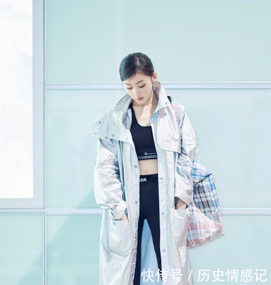 沈梦辰每次到机场都像在走秀，像这种外套，个子矮的女生穿不了！
