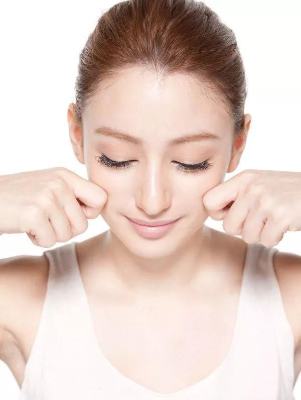 美颜｜王祖贤近照曝光依旧美得惊人！对不起我没看出她51岁了