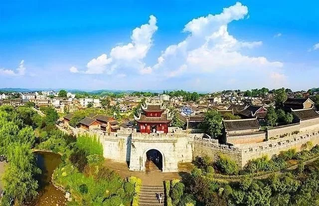 旅游必去的20个古镇,想去静静地待几天【2020热门旅游景点】