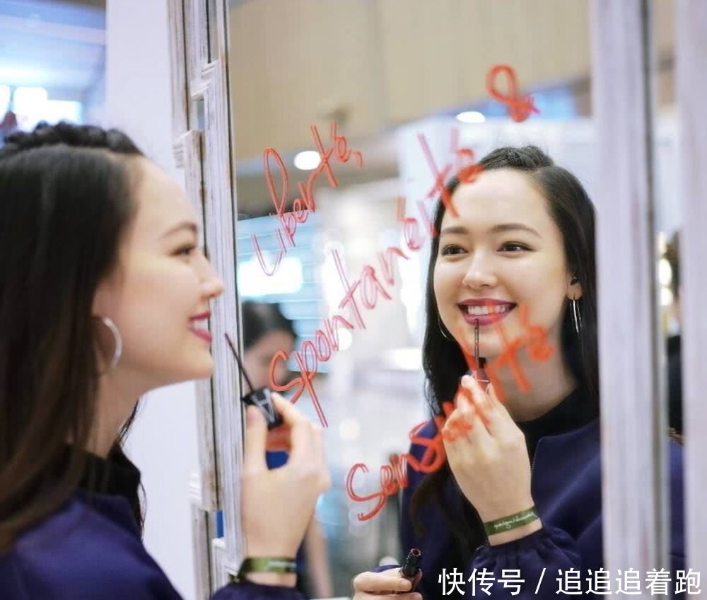 颜太美■香奈儿的眼光一向挑剔,却选她做御用彩妆模特,因素颜太美总被网友恳求卸妆