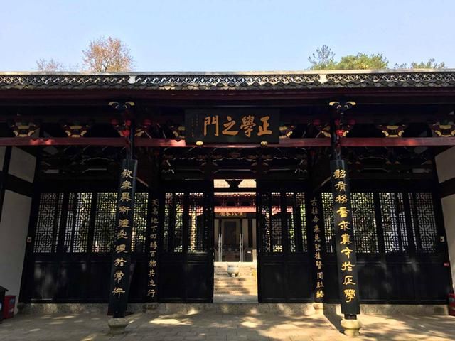 江西最值一览的景区，不是龙虎山和三清山，而是这座仙境般的名山