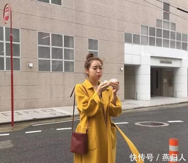  「适合」皮肤黑怎么穿？流行色不一定适合你，学刘雯、允儿穿这3个显白色