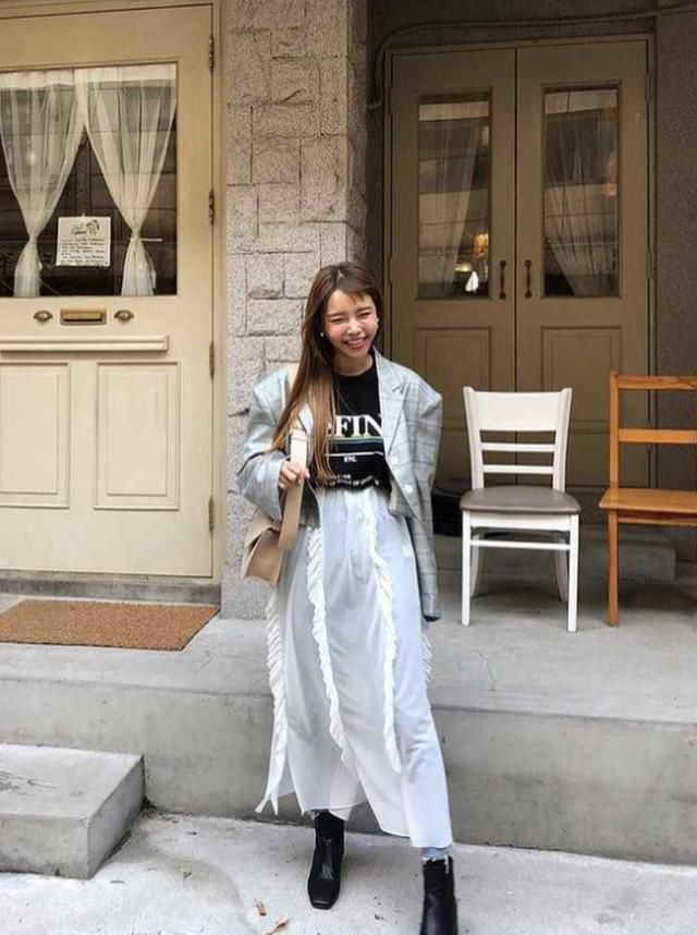  『高級』想不到20年的西服竟那样短？确实太高級了