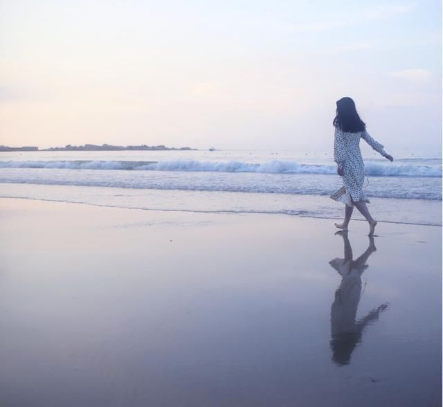 比三亚人少，比青岛消费低!这个高铁直达的小众海岛，景美海鲜多