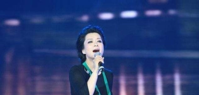 『高龄』57岁歌坛大姐毛阿敏:婚后回归家庭,两个孩子都是40多岁高龄顺产