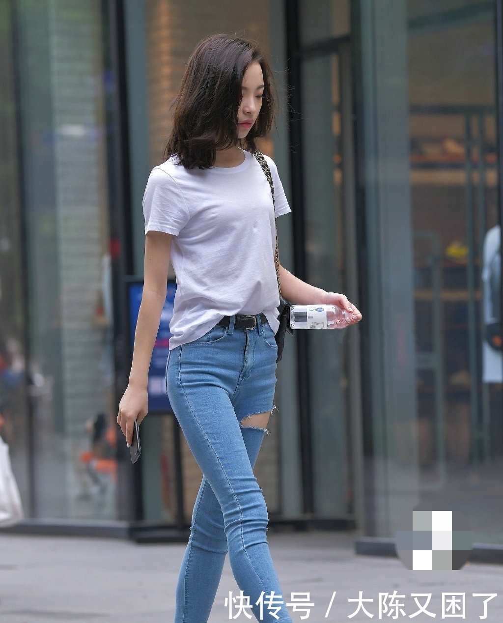 「 牛仔裤」大长腿总是那么吸引人,漂亮性感的牛仔裤美女