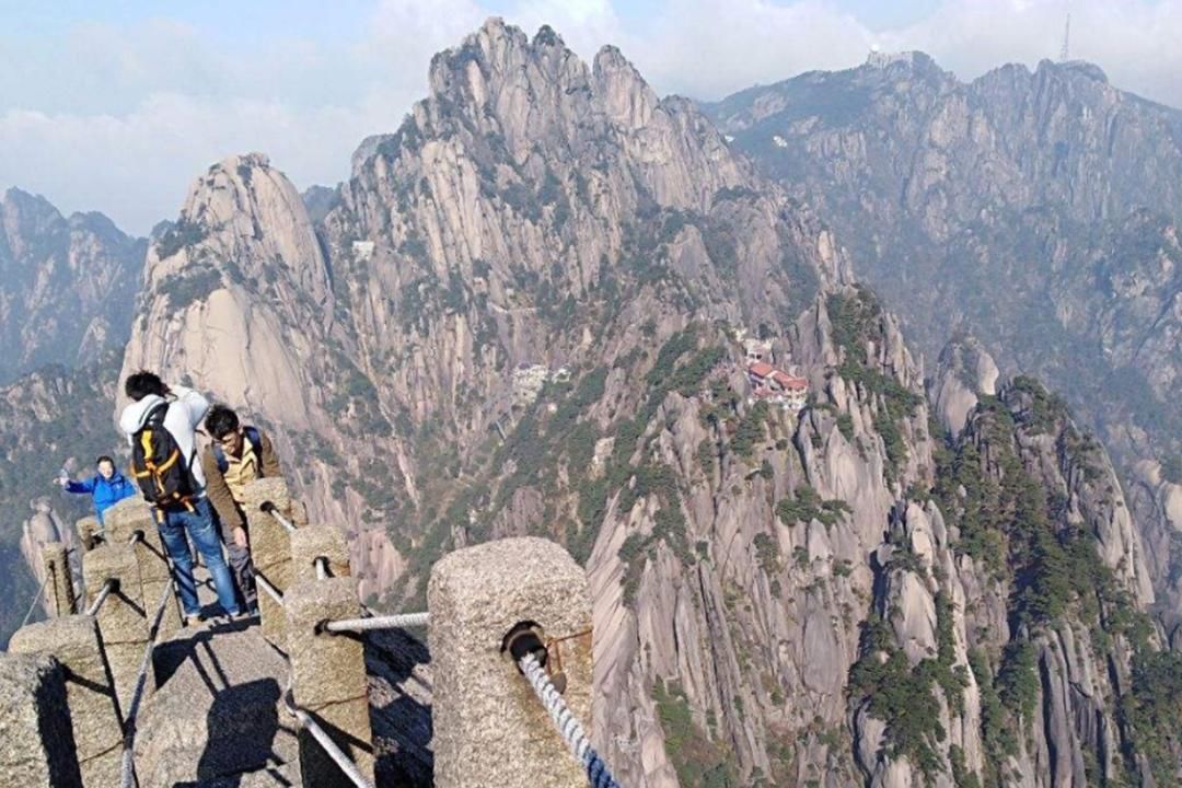 我国最“险峻”的四座山峰，华山泰山上榜，第一名令人望而却步