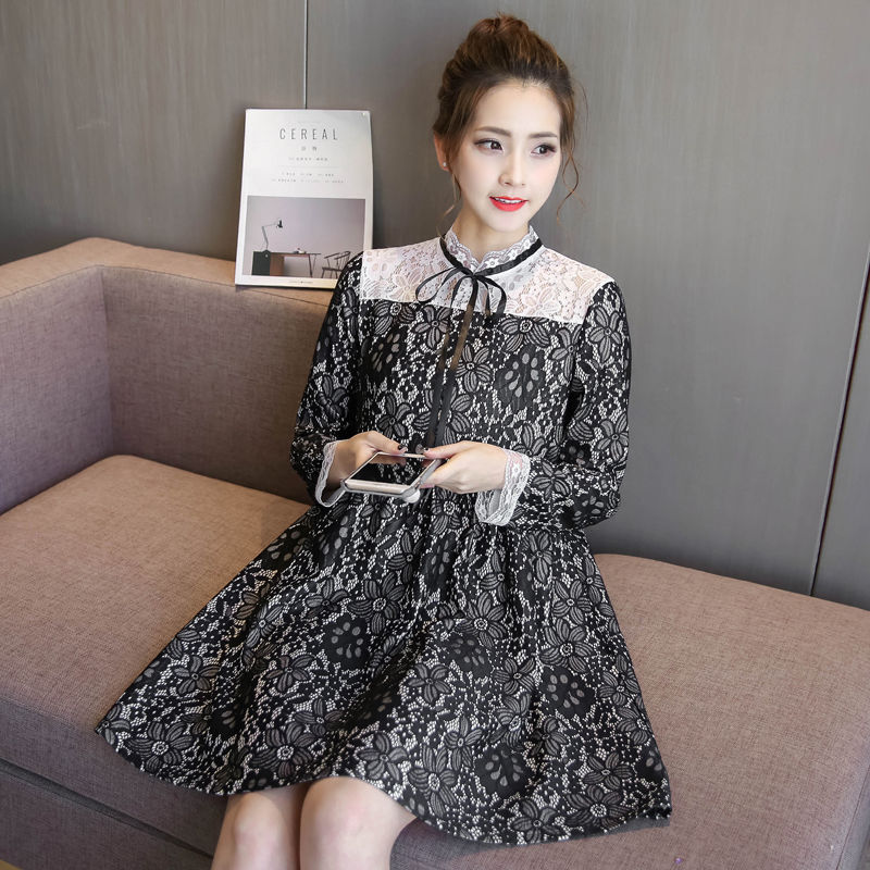 母爱真伟大，出门哺乳不尴尬，学学下面辣妈这样穿，洋气不走光