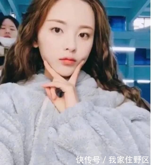  面料■2020“睡衣”火了！宅在家，也要穿得很时髦！