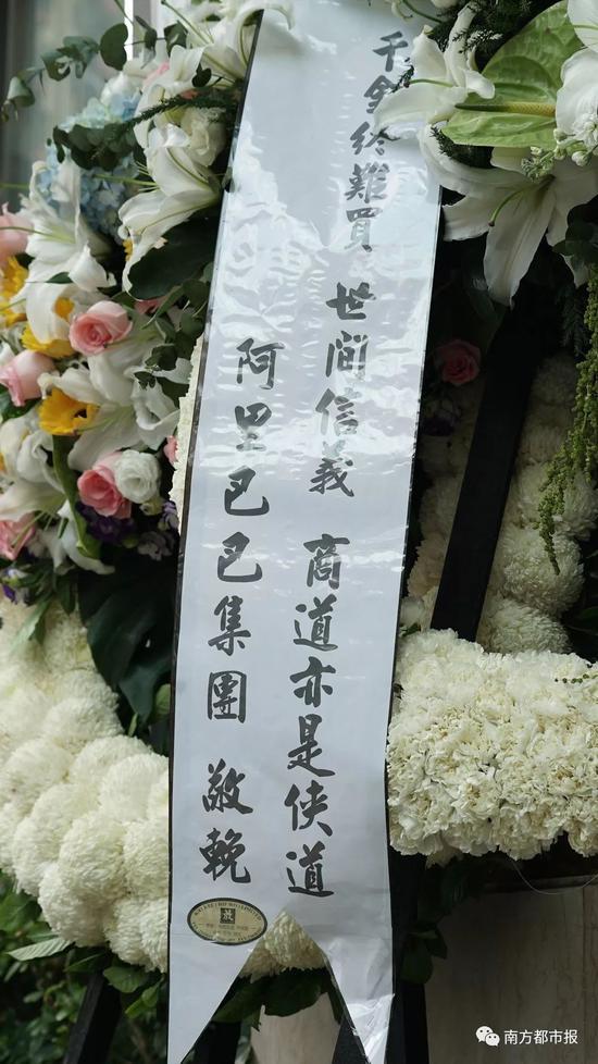 t01cb348f8fc239a36f.jpg?size=550x978