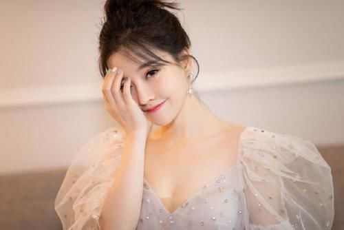  「有多强」千万网红实力有多强？冯提莫生病卧床，粉丝为她打榜硬刚黄子韬！