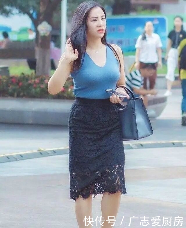  『女士』不要小瞧微胖女士，线条好穿直筒裙一样上镜！