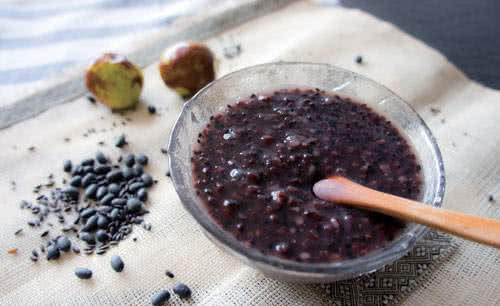 黑芝麻让发变黑，是谣言？营养专家：不管怎样，这3件事是真管用