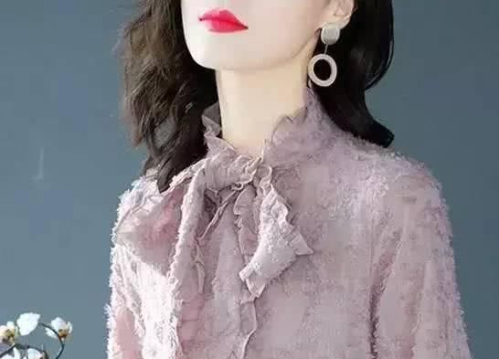  『套装』老婆不高，但真会打扮！穿这“优雅”套装＋短靴，拜年穿美的迷人