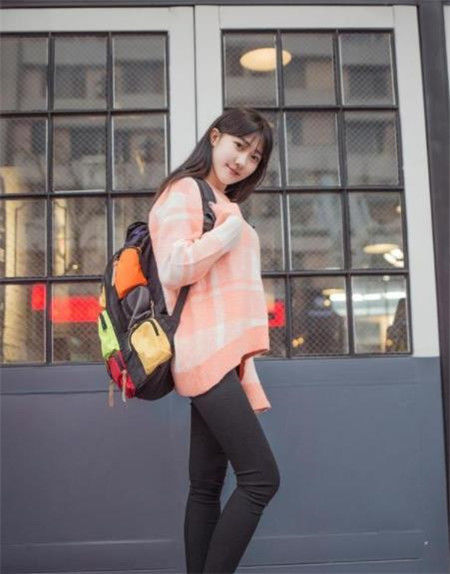 #小美女#街拍:长腿的小美女,若隐若现的纱裙显得格外抢眼