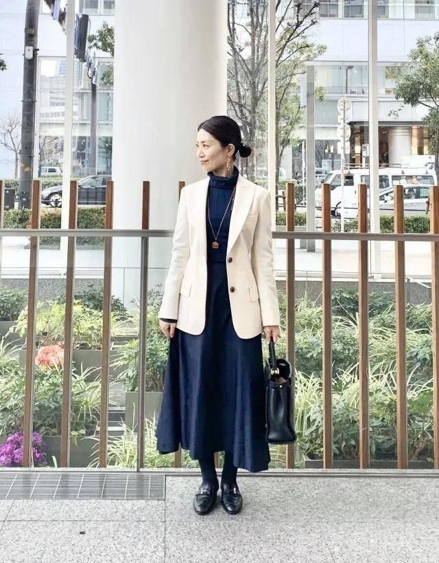  「条纹」博主周报：她们的单品结合起来就是通勤胶囊衣橱