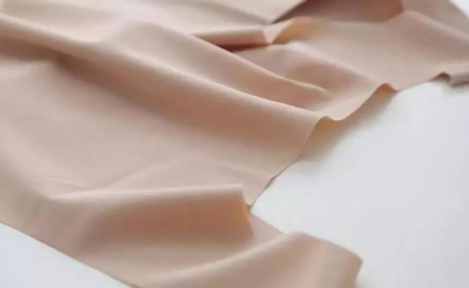 夏季内衣这样穿，轻薄，舒适!可惜很多女人不知道!