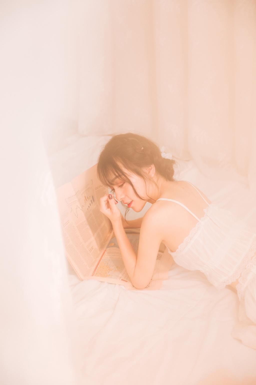 性感蕾丝美女美胸长腿诱惑写真