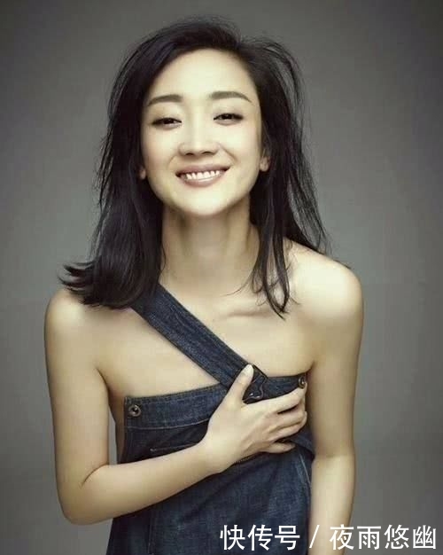  「翡翠蓝靛」《新世界》关宝慧穿旗袍时髦保守，那是没见她私下，穿衣大胆张扬