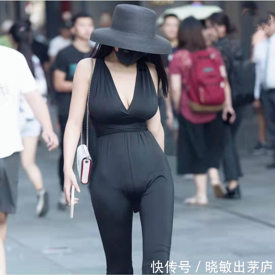  [美女]黑色装美女，温柔又神秘的美感