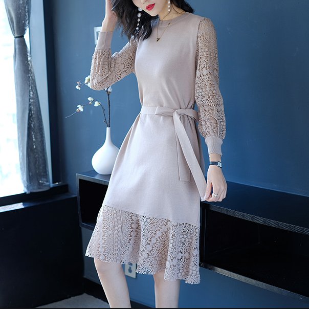 媳妇，别再穿黑裤子了，国庆流行穿这种连衣裙，件件美丽动人