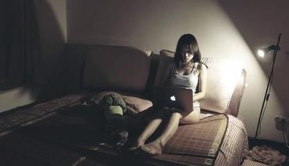 这些容易让你脸上长斑的坏习惯,你占了几个?