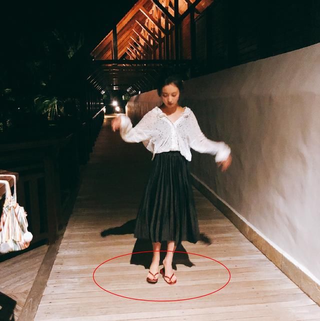 96年小花搭档杨幂出演《扶摇》，除了颜值高衣品更是少女风典范