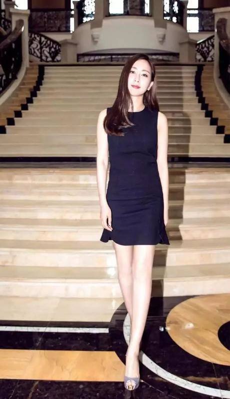 看了马苏透视装，男人们都兴奋不已，真搞不懂孔令辉怎么想的？