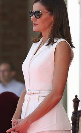 莱蒂齐亚和凯特王妃穿白色很出众! 清爽的颜色、简约风格真撩人!