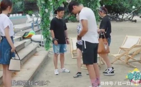 三千块的束胸衣，让周冬雨穿的尴尬无比，连黄晓明都问这穿的是啥