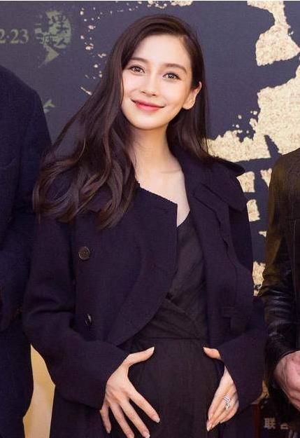 蒋勤勤化浓妆拍孕照惹争议，怀孕真要跟化妆护肤绝缘？