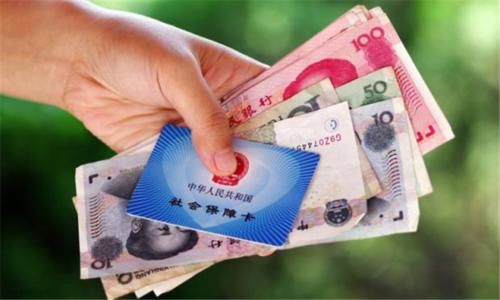  医保|新农合和大学生医保，农村大学生应该选哪一个，选对了能省