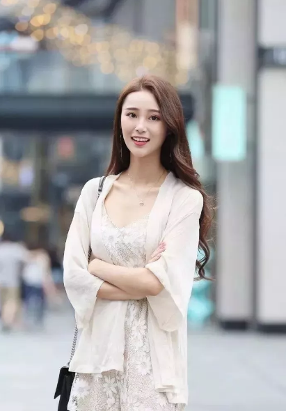 街拍时尚热裤长裙美女集合