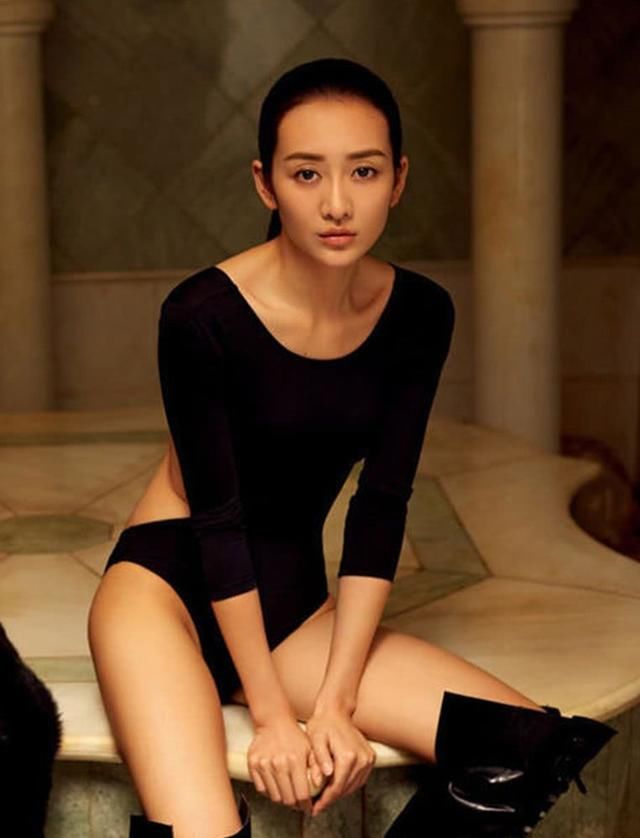 王鸥拍写真豁出去了，造型清凉上演极致诱惑，性感指数直线飙升!