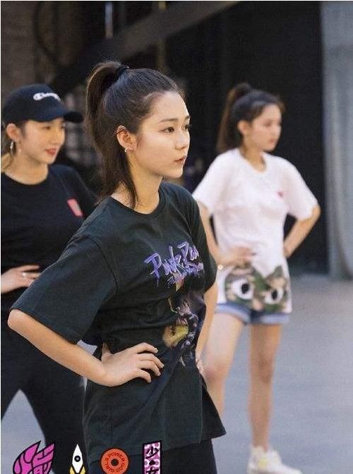 火箭少女练舞照曝光，疑似回应解散传闻，网友:能信吗?