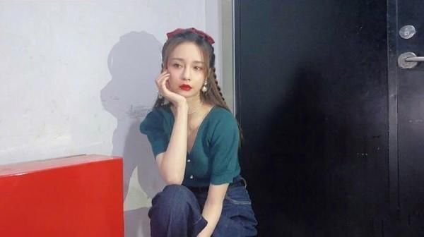 「 感觉就像」越看越认不出了,按baby整了沈梦辰晒美照五官精致如芭比娃娃